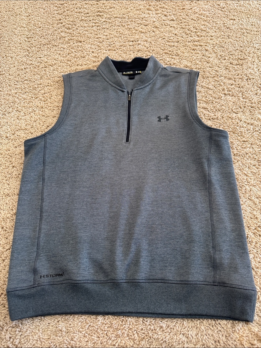 Under Armour ColdGear Charcoal Gray Sleeveless Quarter-Zip Performance Vest, XL